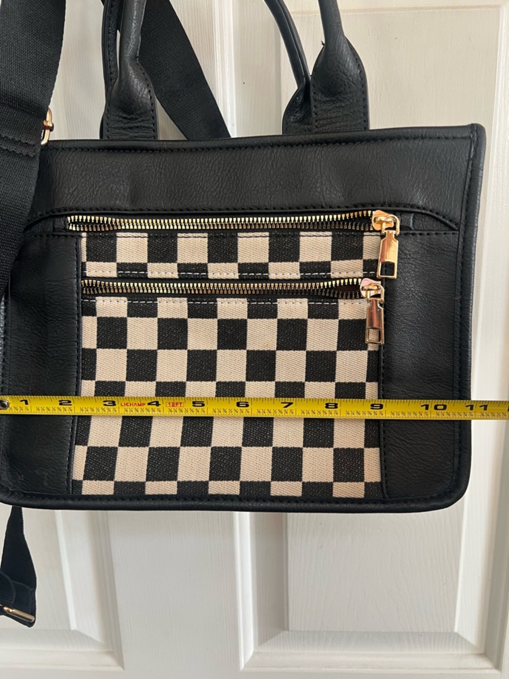 Crossbody Black Checkered Tote/ purse nwot shoulder strap mint condition - Picture 2 of 6